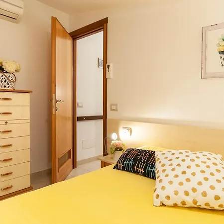 Apartment Casa Itaca 5 *